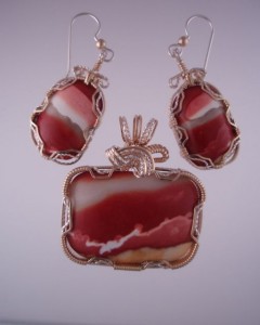 A great set of Mookaite jewelry.