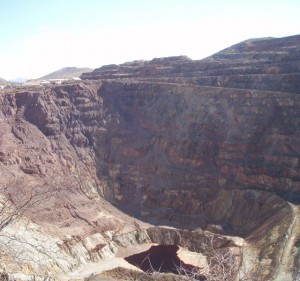 The 900 foot deep Lavender Pit.