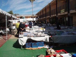 Courtyard Rapa River-Stll buyers and vendors.