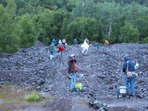 The hounds are released on the Cliff Mine Pile.