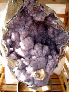 lightamethystgeode