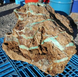 This is how Chrysoprase is found in Austrailia.  Nice seams in matrix.
