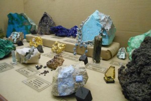 Assorted western minerals.
