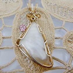 White Dream Victoria Stone pendant