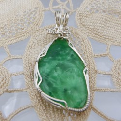 Springtime Green Victoria Stone Pendant