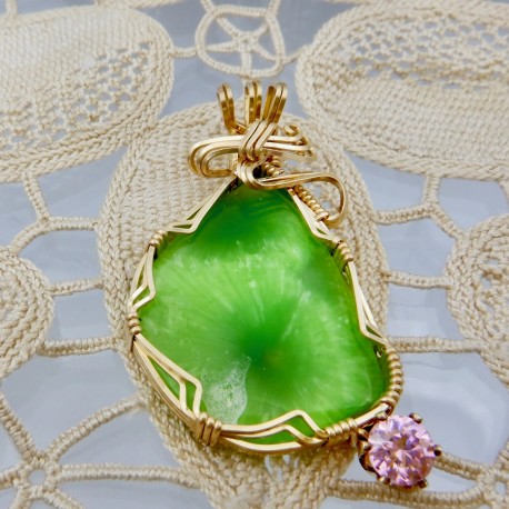 Glorious Green Victoria Stone Pendant