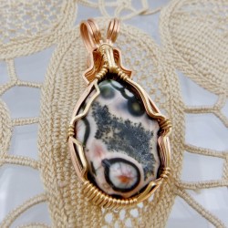 Lavish Eye  Thomsonite Pendant